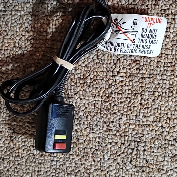 Gently loved Revlon hair dryer and Conair Platinum Flat Iron / Straightener Deal - Picture 4 of 13